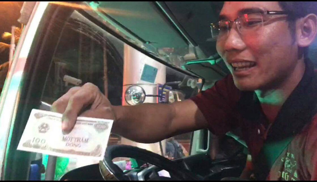 BOT Cai Lậy thu phí lại lúc 0h: Đấu lì trong đêm