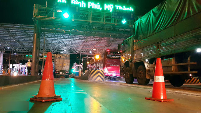 Có 1.500 tờ 100 đồng, BOT Cai Lậy thu phí trở lại lúc 23h