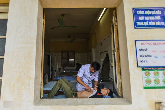 Cầu cứu bác sĩ sau khi đối tác thú nhận mắc HIV