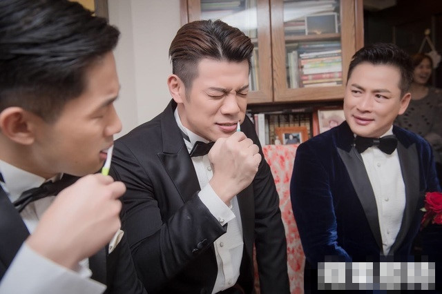 Lễ cưới tài tử Bao Thanh Thiên gặp sự cố vì váy cô dâu bị cháy