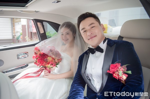 Lễ cưới tài tử Bao Thanh Thiên gặp sự cố vì váy cô dâu bị cháy