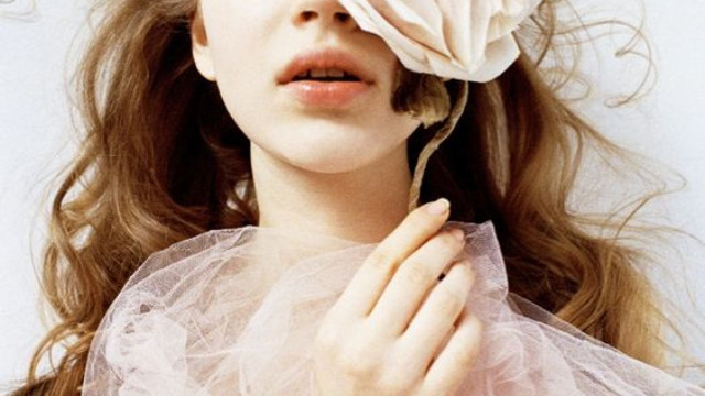 Đàn ông dù cứng đầu đến mấy cũng phải đổ gục trước phụ nữ có 5 điểm này