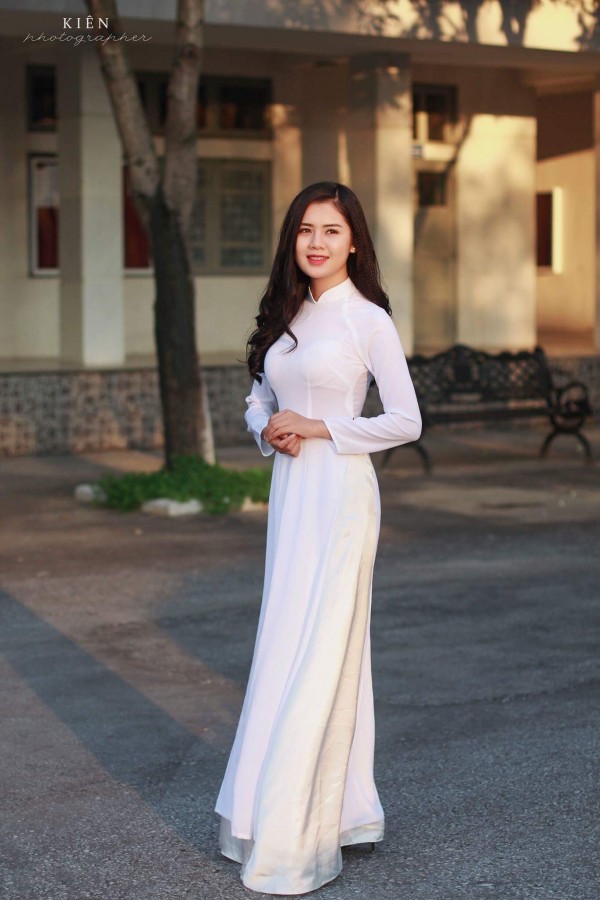 Trung vệ điển trai Quế Ngọc Hải sắp cưới Hoa khôi Đại học Vinh Trung vệ điển trai Quế Ngọc Hải sắp cưới Hoa khôi Đại học Vinh