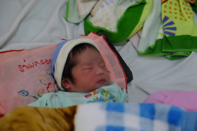 TP.HCM: Chồng đi làm không về, sản phụ đẻ rớt con trong hố nước nhà vệ sinh lúc nửa đêm