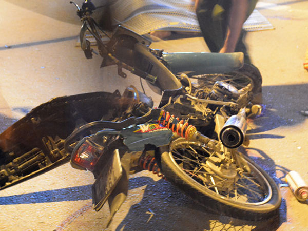 Hai thanh niên tử vong sau tai nạn trong đêm ở Sài Gòn