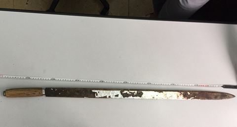 Thiếu niên đột nhập lúc nửa đêm, chủ nhà dùng kiếm chém xối xả