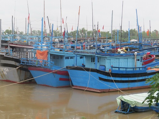 Bão tăng tốc, Phú Yên yêu cầu di dân khỏi vùng nguy hiểm trước 18h