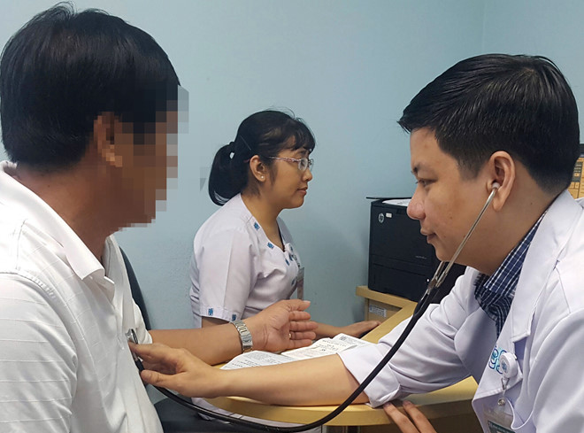 Cứu sống bệnh nhân lên cơn đau tim khi đang yêu