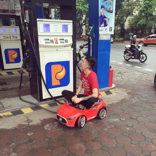 Khoảnh khắc khiến 9x Hà Thành nổi tiếng và lên cả báo nước ngoài