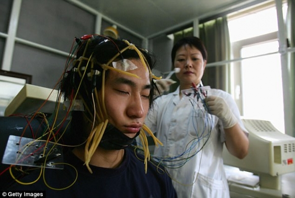 ‘Địa ngục trần gian’ trong trại cai nghiện Internet: Đánh đập bằng thước sắt, nhốt trong phòng kín 1 tuần