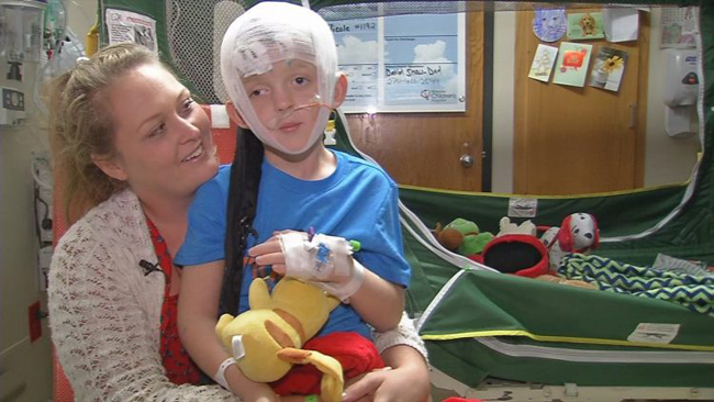 Cậu bé ngủ suốt 11 ngày mà bác sĩ không thể tìm được nguyên nhân