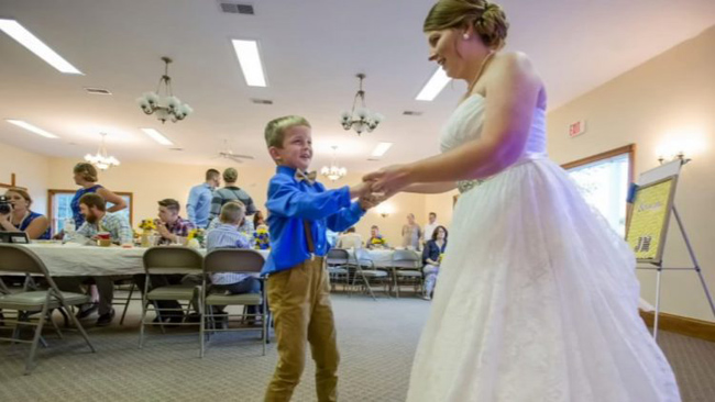 Cậu bé ngủ suốt 11 ngày mà bác sĩ không thể tìm được nguyên nhân