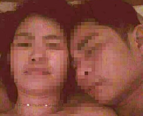 Cách chức chủ tịch xã với cán bộ lộ ảnh nóng