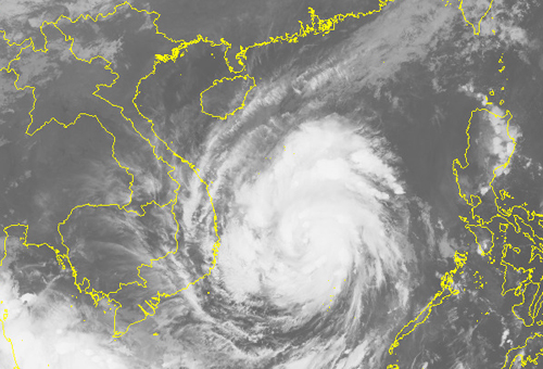 Di dời hơn 380.000 dân tránh bão Damrey