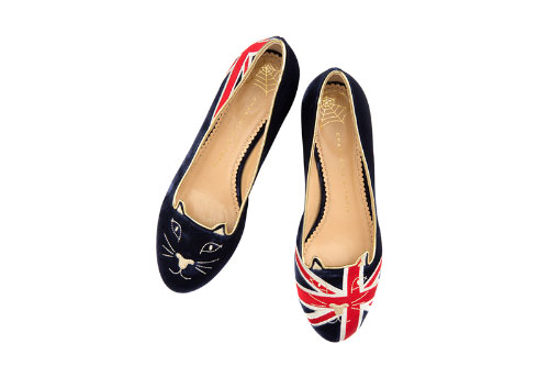 Đôi giày mèo khiến các tín đồ thời trang thế giới mê mẩn