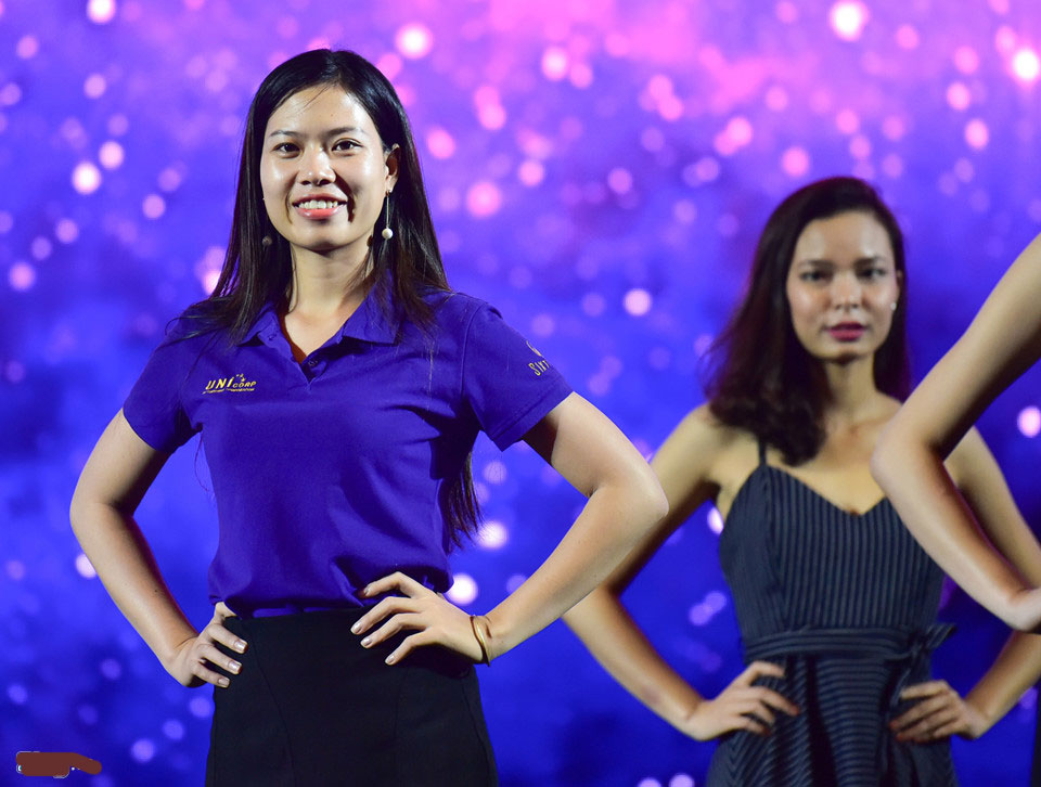 Thí sinh Hoa hậu Hoàn vũ mặc đồ ngủ đi tổng duyệt bán kết