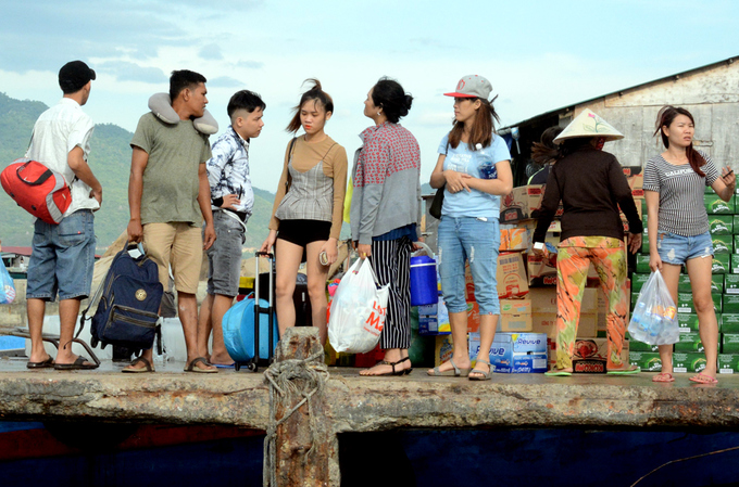 Người dân Nam Trung Bộ chạy bão Damrey