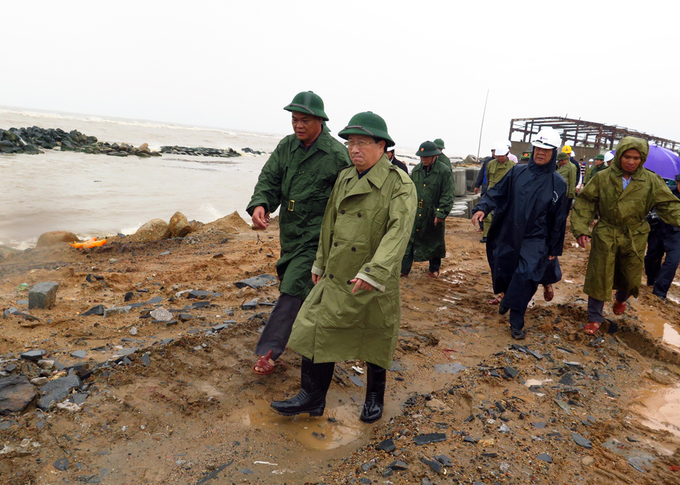 Người dân Nam Trung Bộ chạy bão Damrey