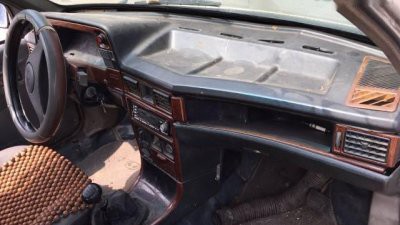 Sốc ô tô cũ chính hãng giá không tưởng 10 triệu đồng/chiếc ở chợ Việt