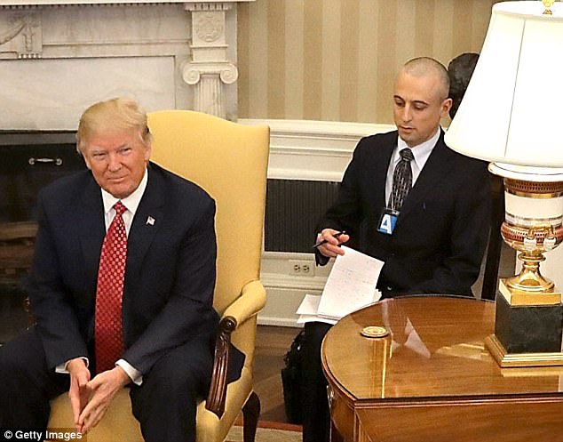 Tổng thống Mỹ Trump đến Việt Nam: Bí mật người phiên dịch gốc Việt