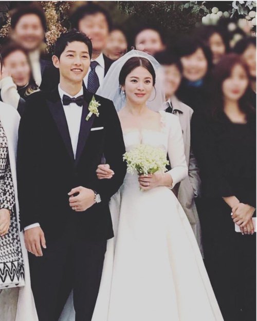 Không ngờ bố Song Joong Ki lại là người dễ mến đến mức dễ thương như vậy