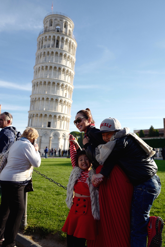 Gia đình Jennifer Phạm du ngoạn châu Âu bằng du thuyền hạng sang