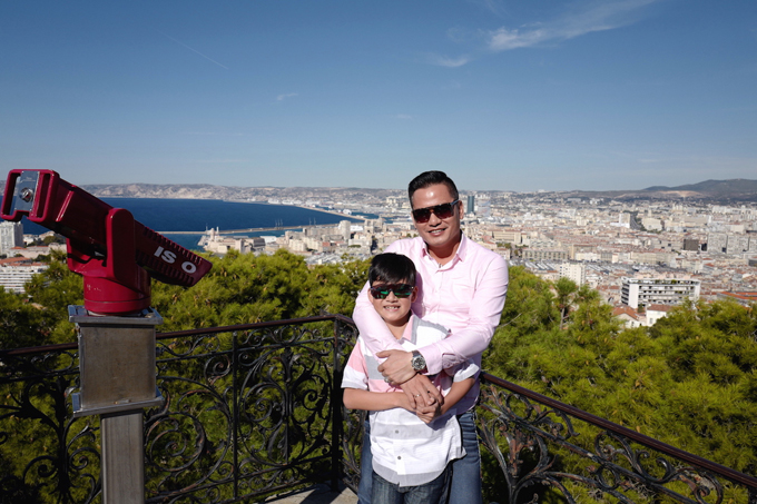 Gia đình Jennifer Phạm du ngoạn châu Âu bằng du thuyền hạng sang