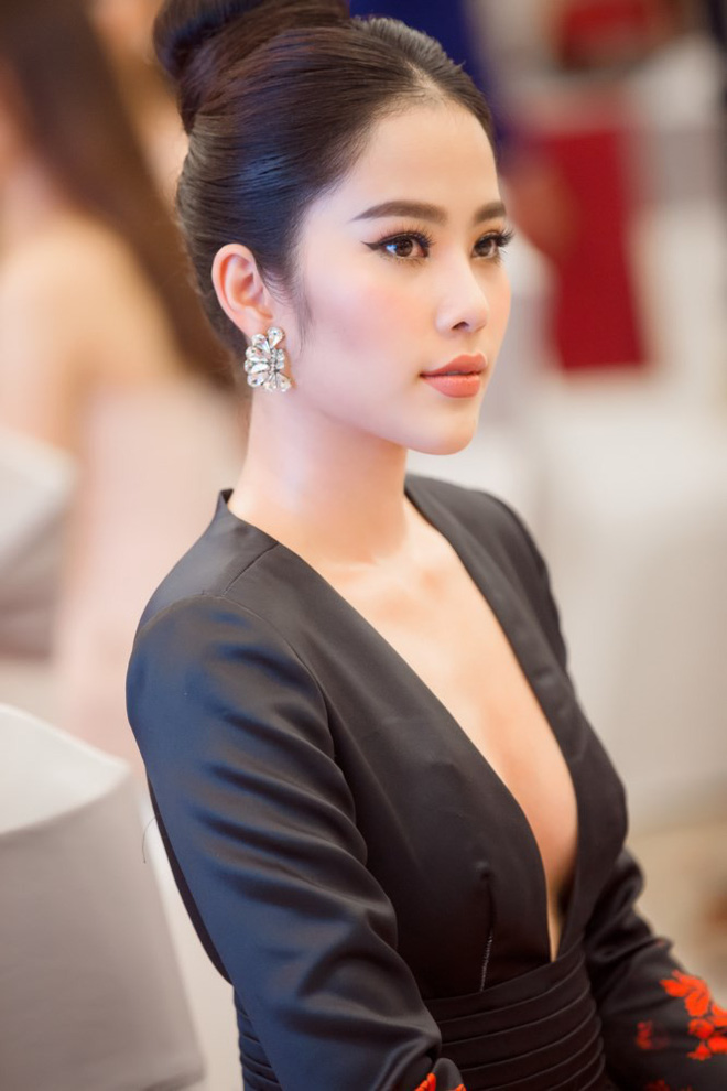 Nam Em: Tôi đẹp kiểu Hoa hậu nên chỉ người lớn tuổi mới thấy được Nam Em: Tôi đẹp kiểu Hoa hậu nên chỉ người lớn tuổi mới thấy được