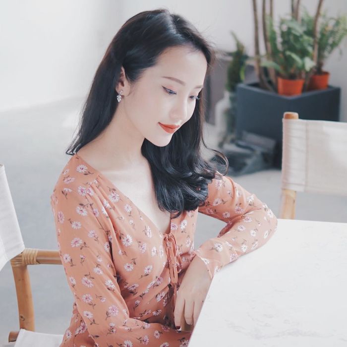 Phan Thành đăng ảnh nắm tay bạn gái, khẳng định tin đồn tình cảm là sự thật