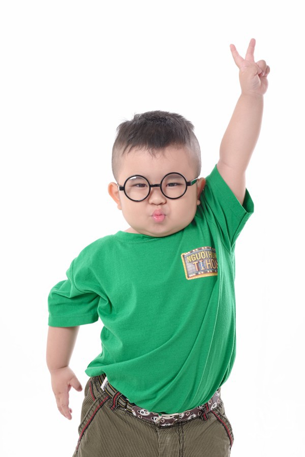 Phương Mỹ Chi nhận 6.000 USD/show diễn, vậy còn cát-sê của những sao nhí khác?