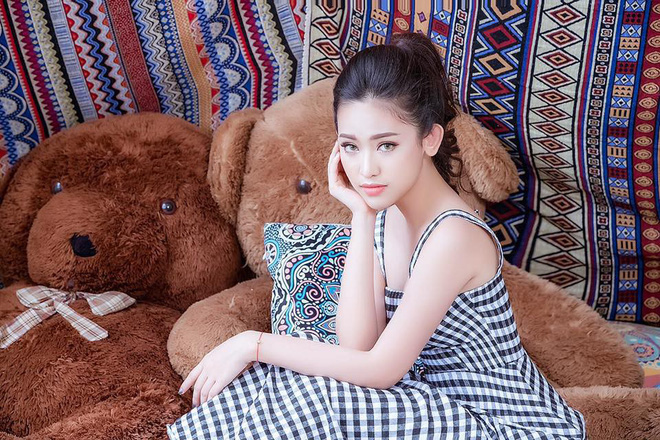 Thuý Vi: Không thấy phiền khi lên hình cùng Midu, chừng nào thấy hình mình xấu thì mới phiền!