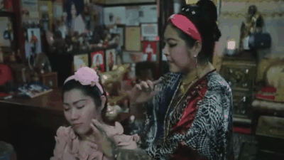 Tát vào ngực để vòng 1 lớn hơn và những điều bạn cần biết về phương pháp làm đẹp kỳ dị này Tát vào ngực để vòng 1 lớn hơn và những điều bạn cần biết về phương pháp làm đẹp kỳ dị này