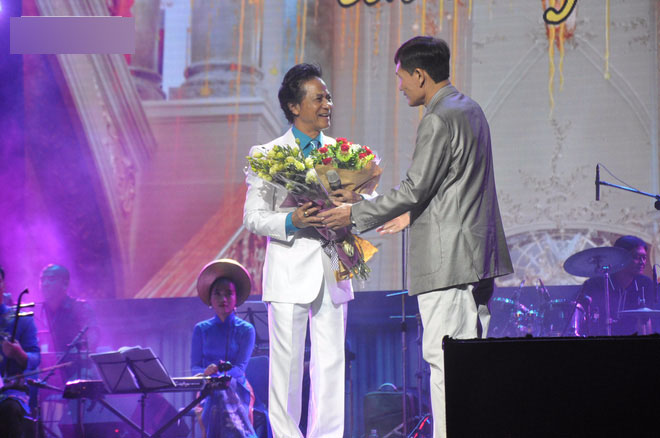 Thanh Tuyền tạo nên cơn bão Bolero, thổi tung cảm xúc khán giả