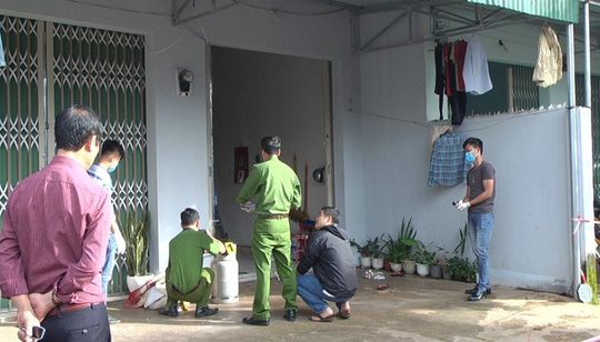 Tình tay ba giữa người đàn bà và 2 phi công trẻ