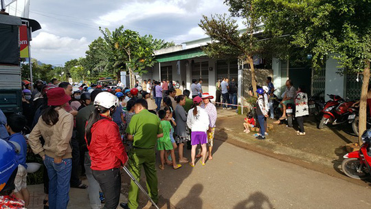 Tình tay ba giữa người đàn bà và 2 phi công trẻ