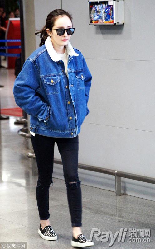 Mùa đông, áo khoác bò từ Á sang Âu nhìn đâu cũng thấy