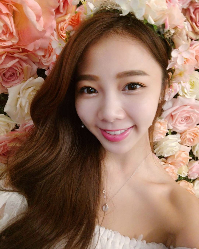 Nữ y tá nha khoa được cư dân mạng khen xinh đẹp