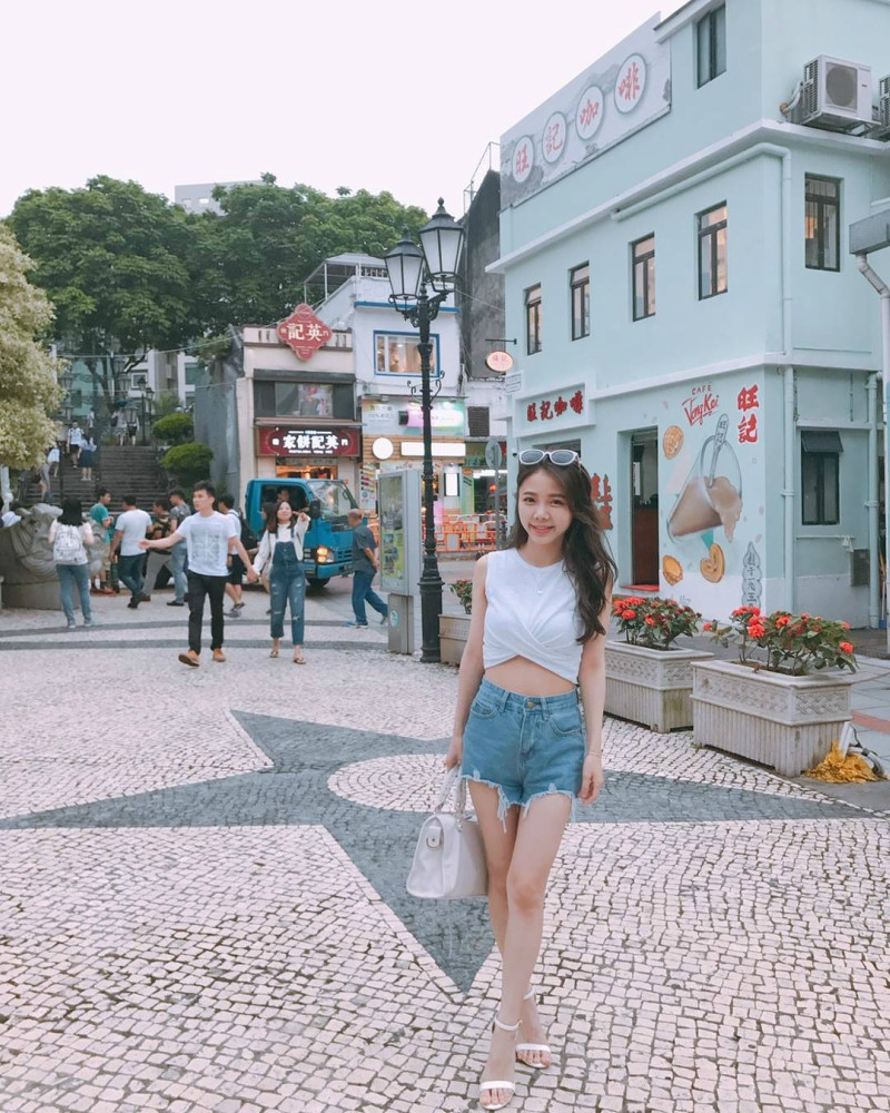 Nữ y tá nha khoa được cư dân mạng khen xinh đẹp