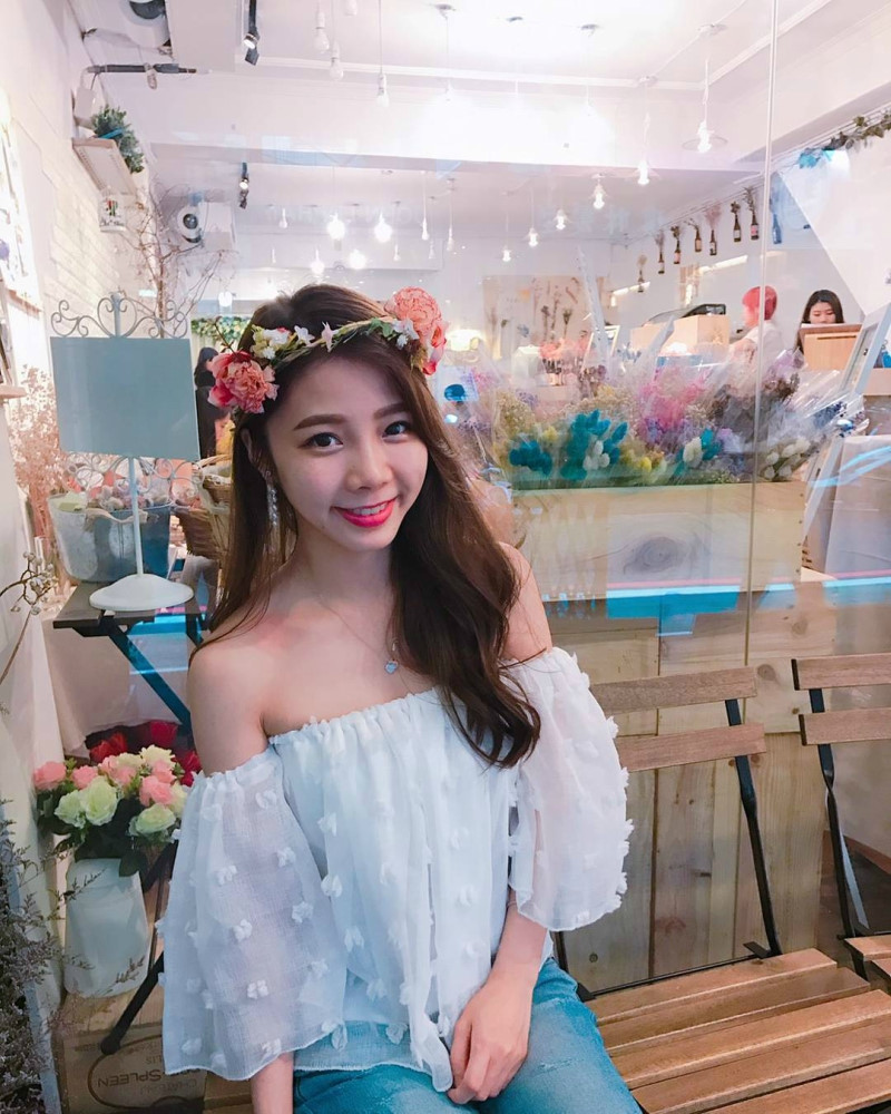 Nữ y tá nha khoa được cư dân mạng khen xinh đẹp