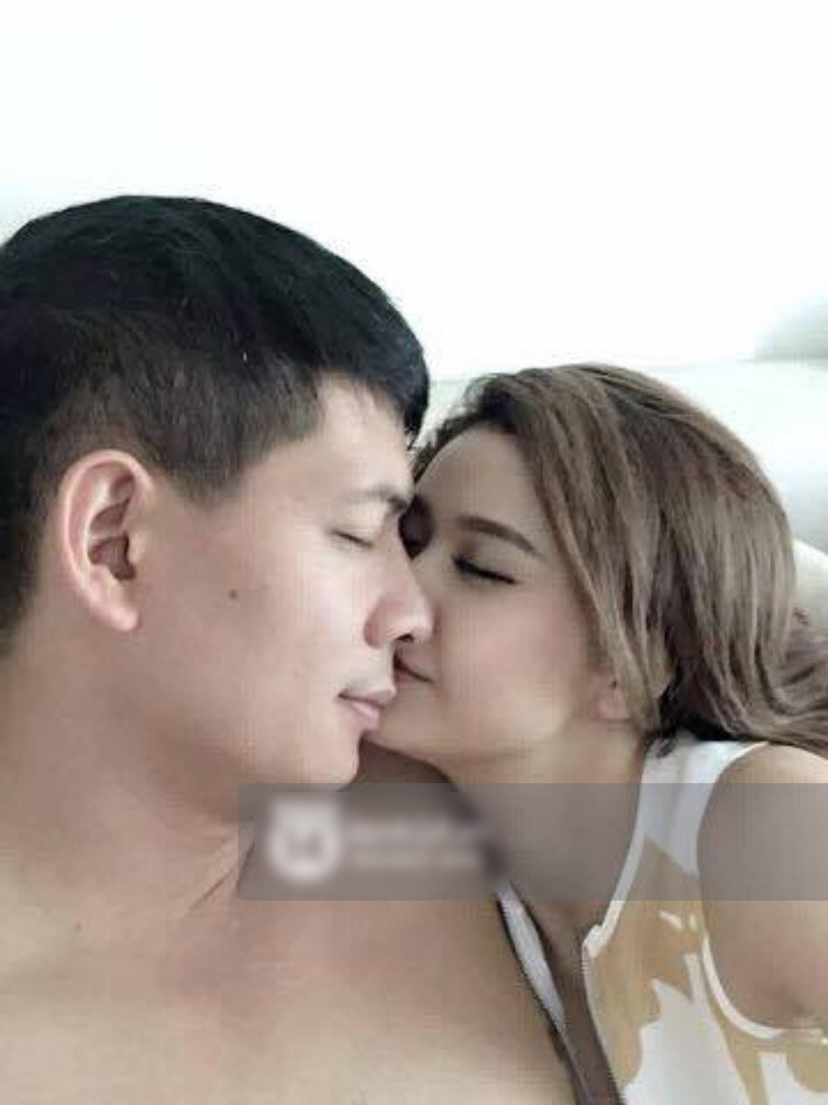 Ảnh thân mật được cho là Bình Minh và Trương Quỳnh Anh đang khiến cư dân mạng xôn xao?