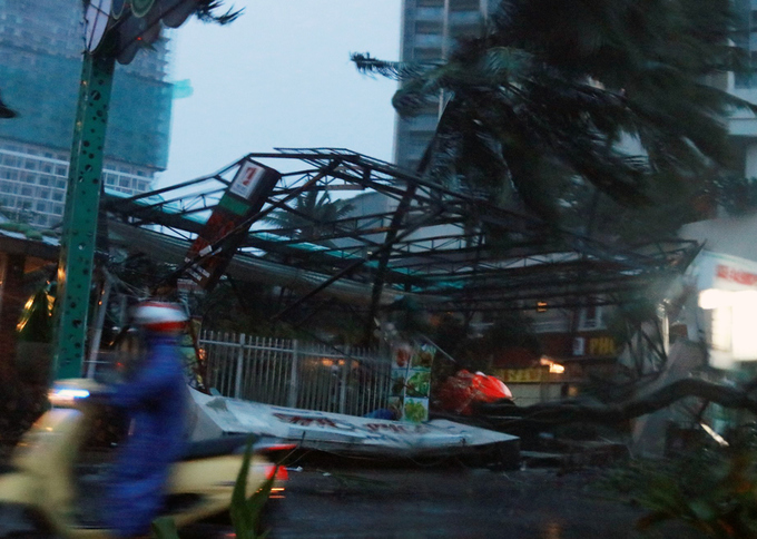 Bão Damrey đổ bộ, Khánh Hòa và Phú Yên tan hoang