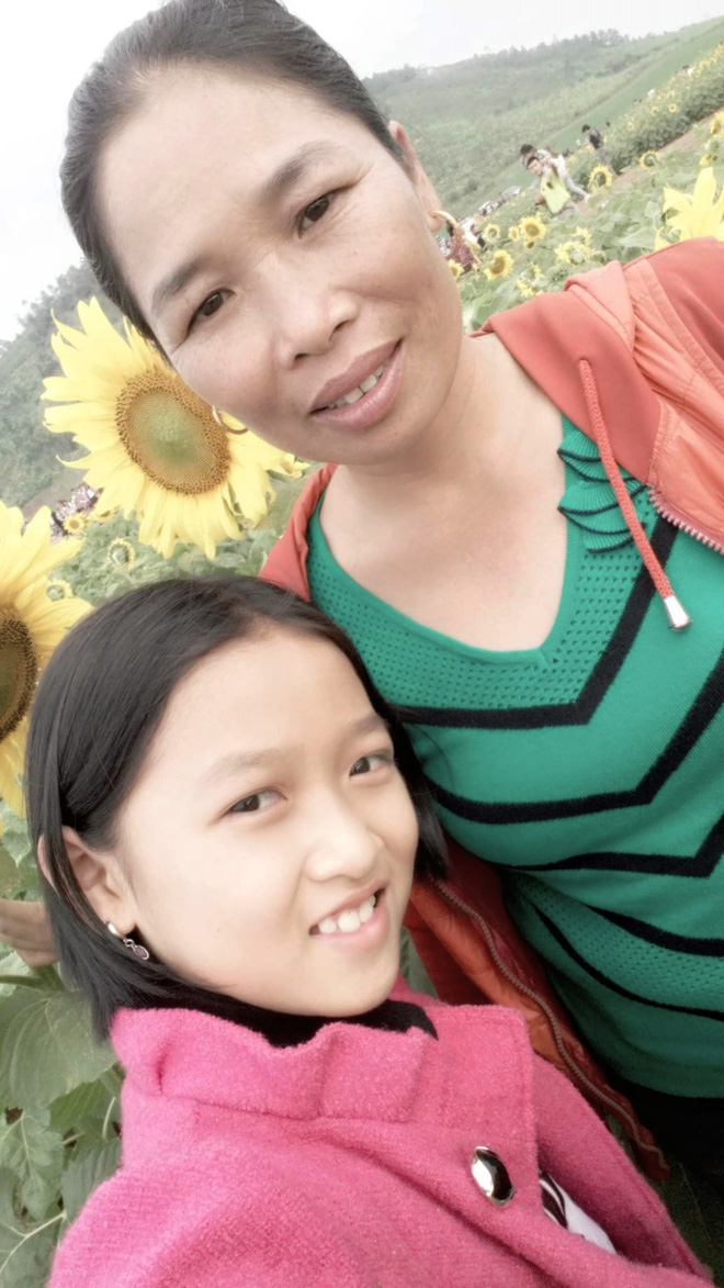 Biết được câu chuyện đằng sau bộ son phấn 20 năm vẫn dùng tốt của mẹ, bạn sẽ bật khóc