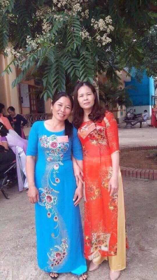 Biết được câu chuyện đằng sau bộ son phấn 20 năm vẫn dùng tốt của mẹ, bạn sẽ bật khóc