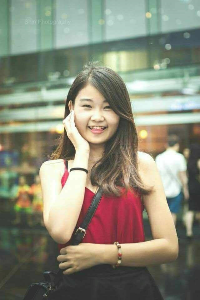 Choáng vì gương mặt tròn lạ, mũi tẹt của Hoa hậu Đại dương 2017