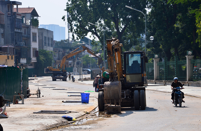 Đường cong 600m giữa thủ đô làm gần 20 năm chưa xong