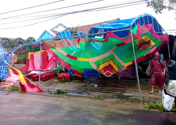 Ít nhất 11 người chết, nhiều nạn nhân mất tích vì bão Damrey