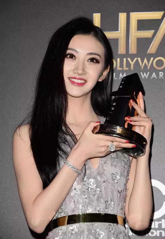 Quyền lực không thể tưởng tượng của đệ nhất mỹ nữ Bắc Kinh Cảnh Điềm