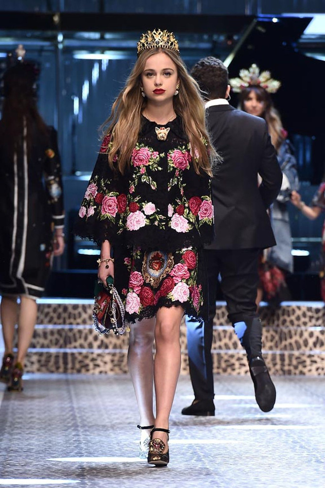 Amelia Windsor: Phong cách nổi loạn của nàng công chúa xinh đẹp nhất Hoàng gia Anh Amelia Windsor: Phong cách nổi loạn của nàng công chúa xinh đẹp nhất Hoàng gia Anh
