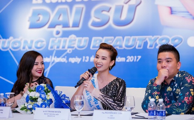 Ngoài các Á hậu, diễn viên làm đại sứ thương hiệu, hàng loạt người nổi tiếng này cũng đã livestream quảng cáo mỹ phẩm của Thu Trang