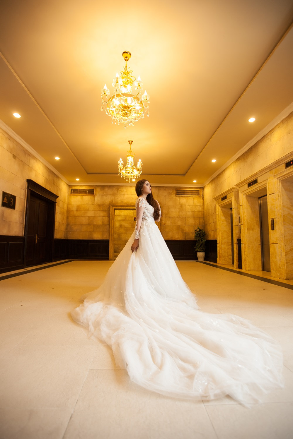 Ảnh cưới vui nhộn của Vinh Râu FAPtv và bạn gái xinh đẹp